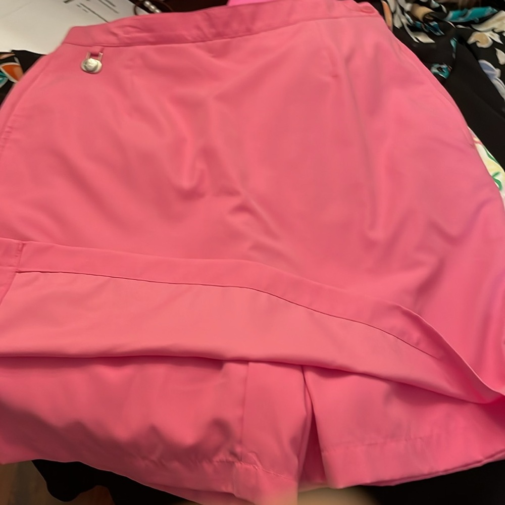 Liz Golf  Vibrant Pink kneecap Skort with Pockets